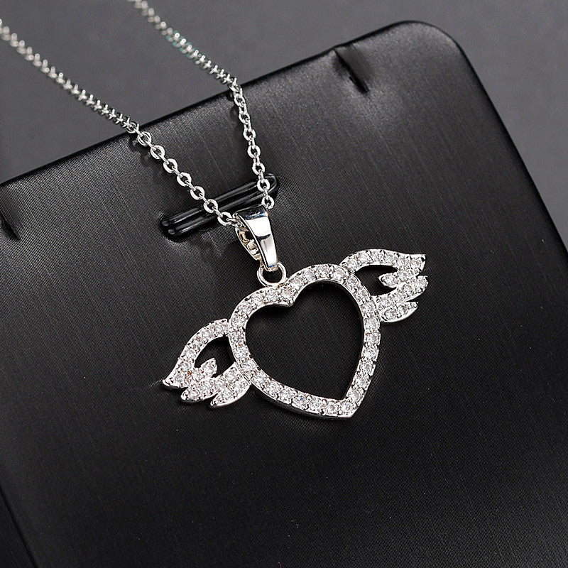 Pendentif Ange Amour Femme - Symbole de Douceur & Féminité