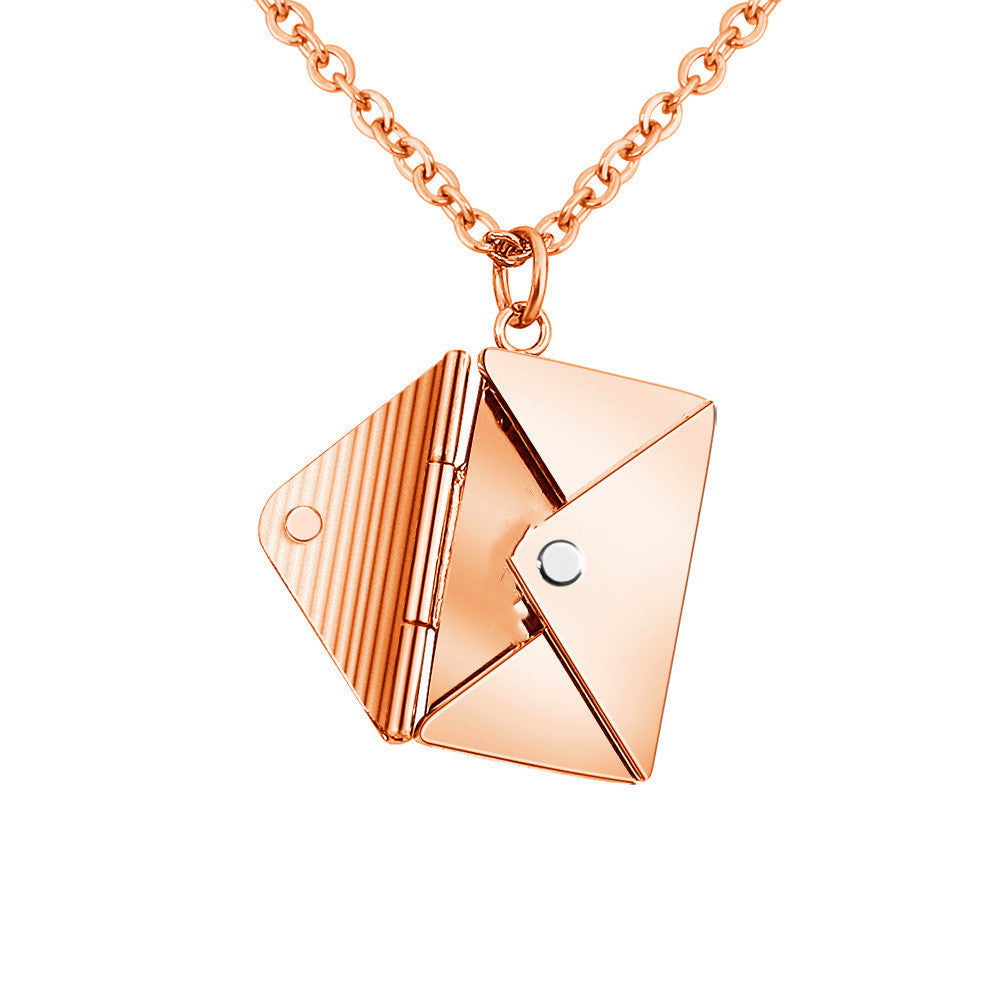 Collier Médaillon Enveloppe – Lettre d'Amour Personnalisée – Femme