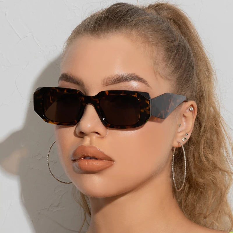 Lunettes de Soleil Femme Carrées Vintage — Protection UV400 Rétro Chic