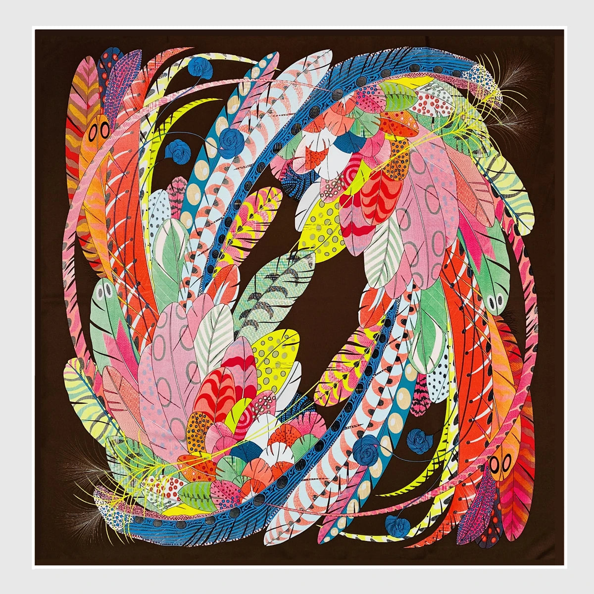 Foulard Carré Soie Twill Motif Plume 90cm — Légèreté Luxury FuturaTrend