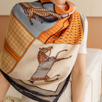 Foulard Carré Soie Motif Cheval 110x110cm — Collection Équestre FuturaTrend