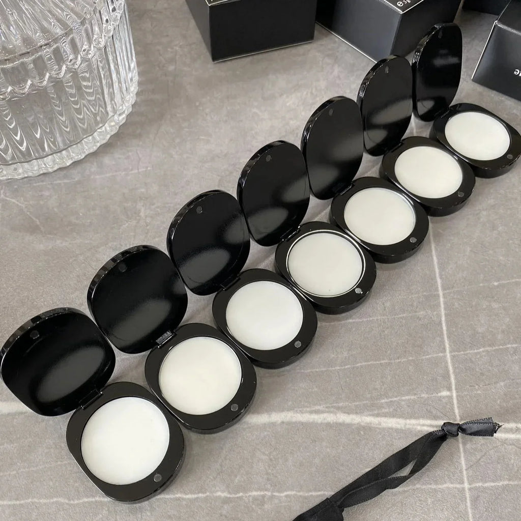 Baume Parfumé Solide Portable - Diffuseur Naturel Élégant