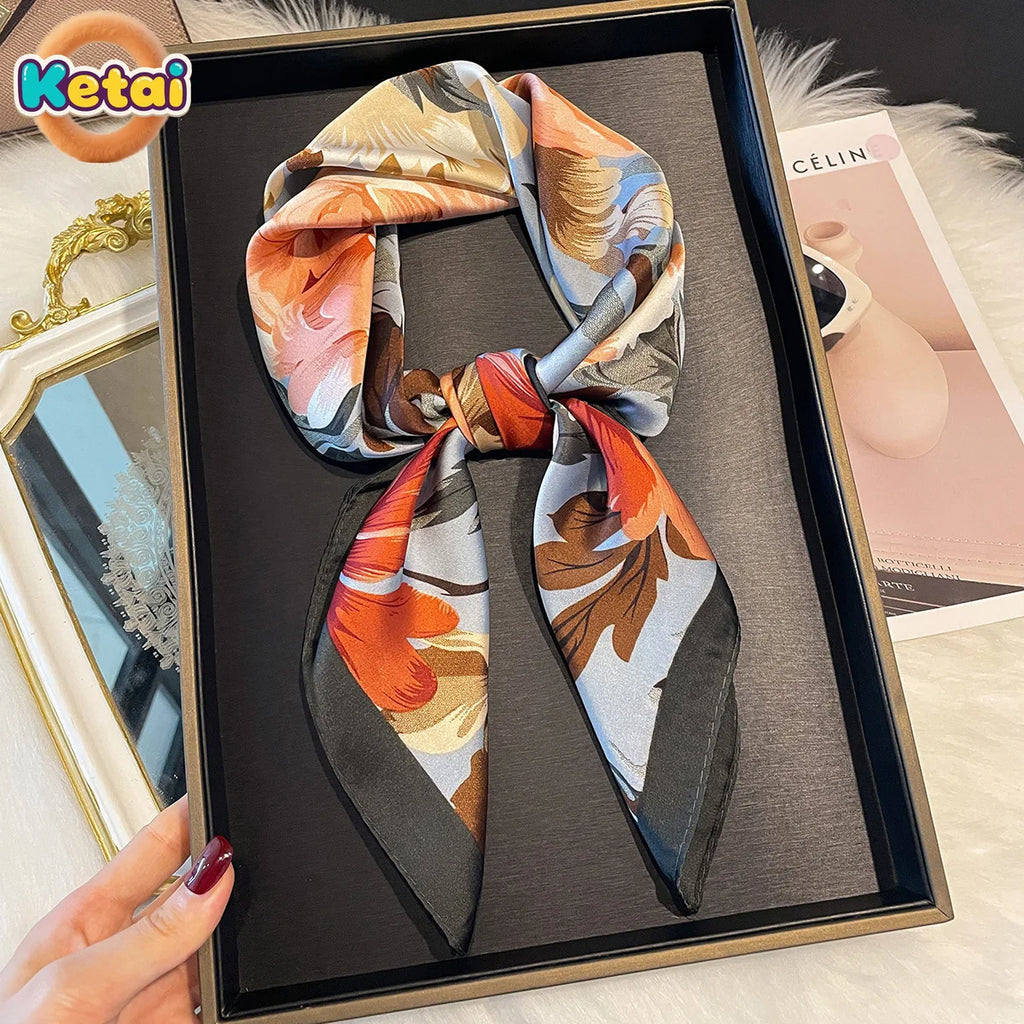 Foulard Carré Soie 90x90cm — Collection Signature FuturaTrend