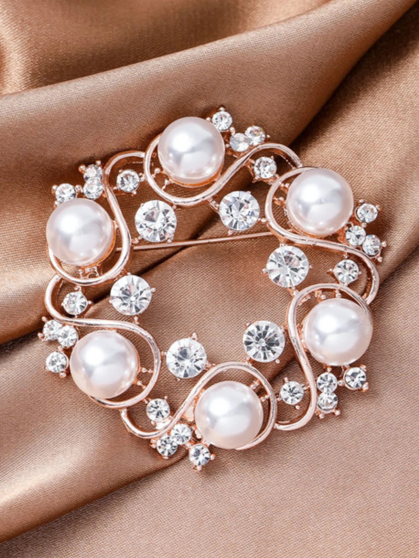 Broche Perle Géométrique Femme - Accessoire Élégant Soirée Cadeau