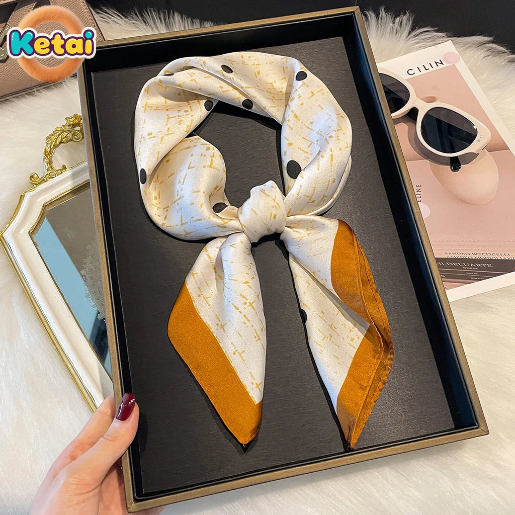 Foulard Carré Soie 90x90cm — Collection Signature FuturaTrend