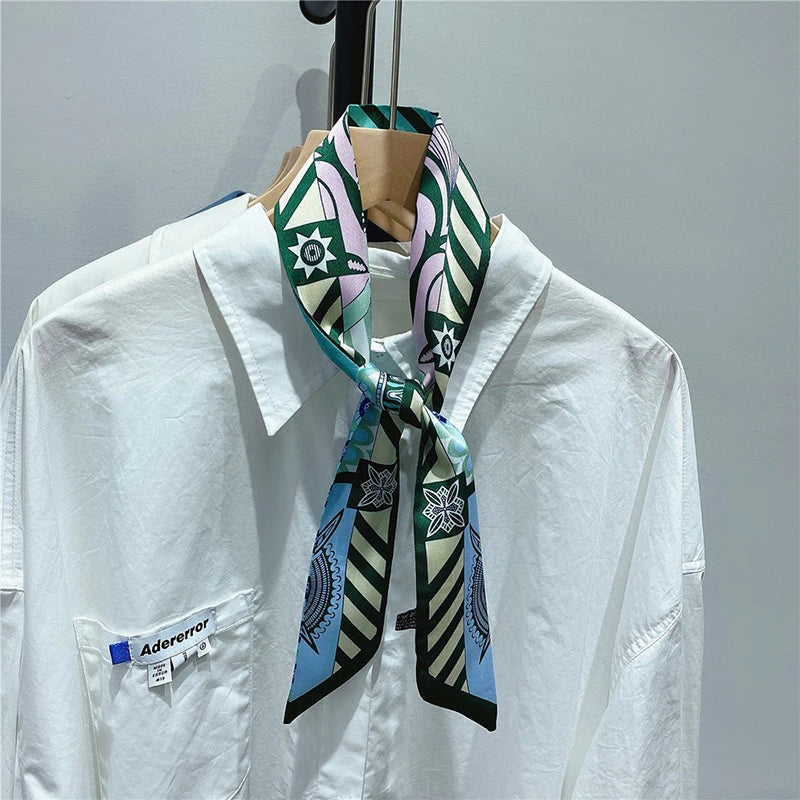 Seidenbandana mit floralem Wellenmuster - Luxus Haaraccessoire