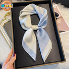 Foulard Carré Soie 90x90cm — Collection Signature FuturaTrend