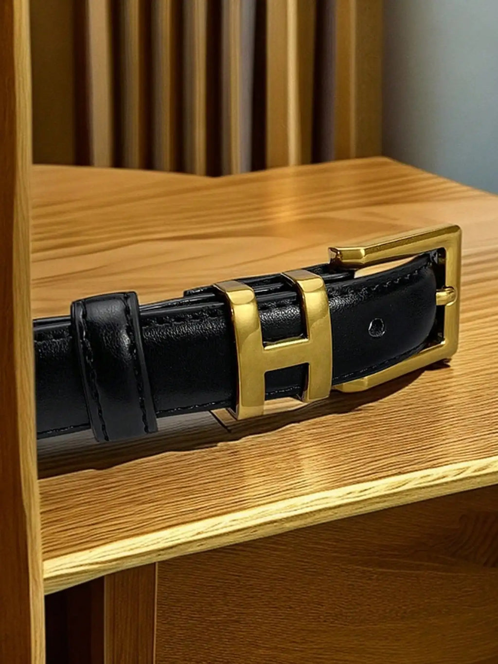 Women's Black Elegant Belt — Versatile Minimalist Design FuturaTrend