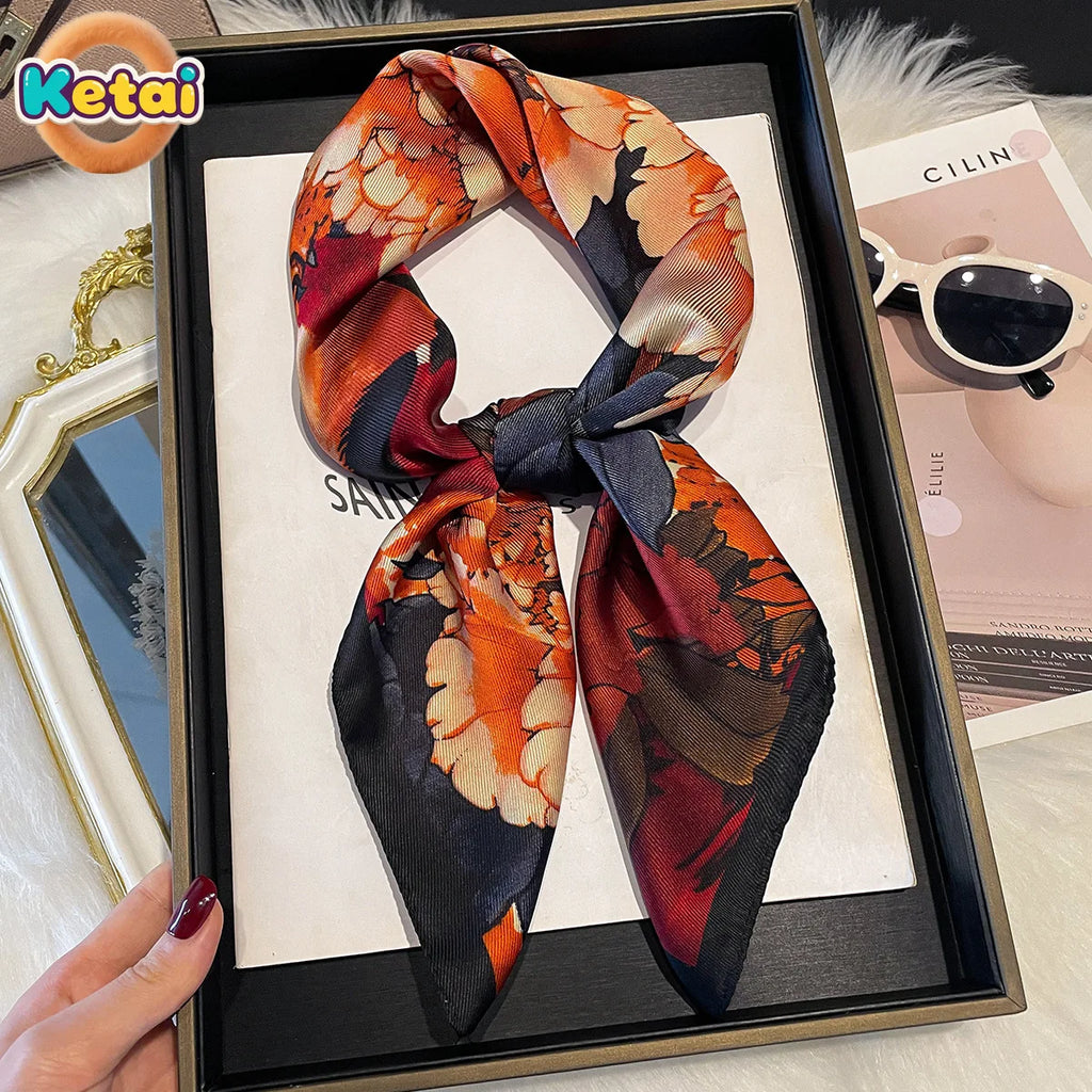 Foulard Carré Soie 90x90cm — Collection Signature FuturaTrend