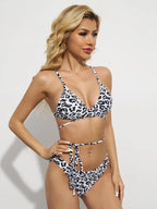 Conjunto de bikini de talle alto para mujer con un sexy estampado moteado - Conjunto de 3 piezas con falda brasileña