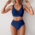 Bikini de mujer de talle alto, sexy, con detalle fruncido en la parte delantera y diseño retorcido - Traje de baño de playa de dos piezas que estiliza la figura.