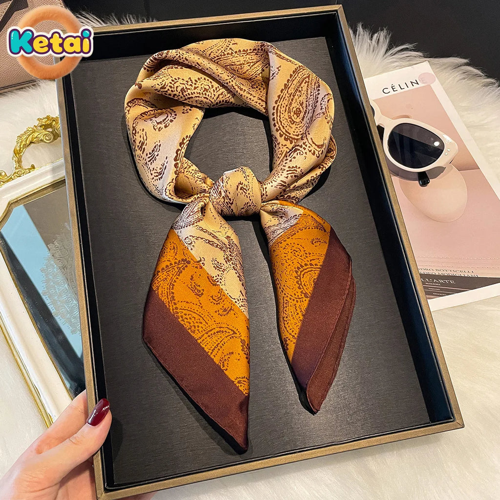 Foulard Carré Soie 90x90cm — Collection Signature FuturaTrend