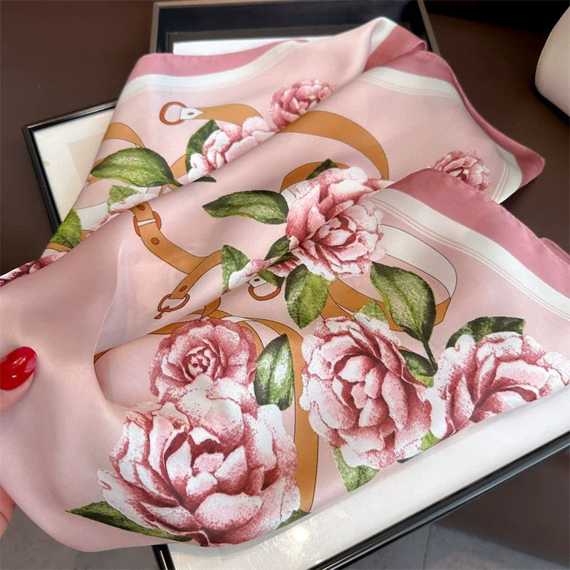 Foulard Soie Femme 70cm Imprimé — Châle Élégant Minimaliste FuturaTrend