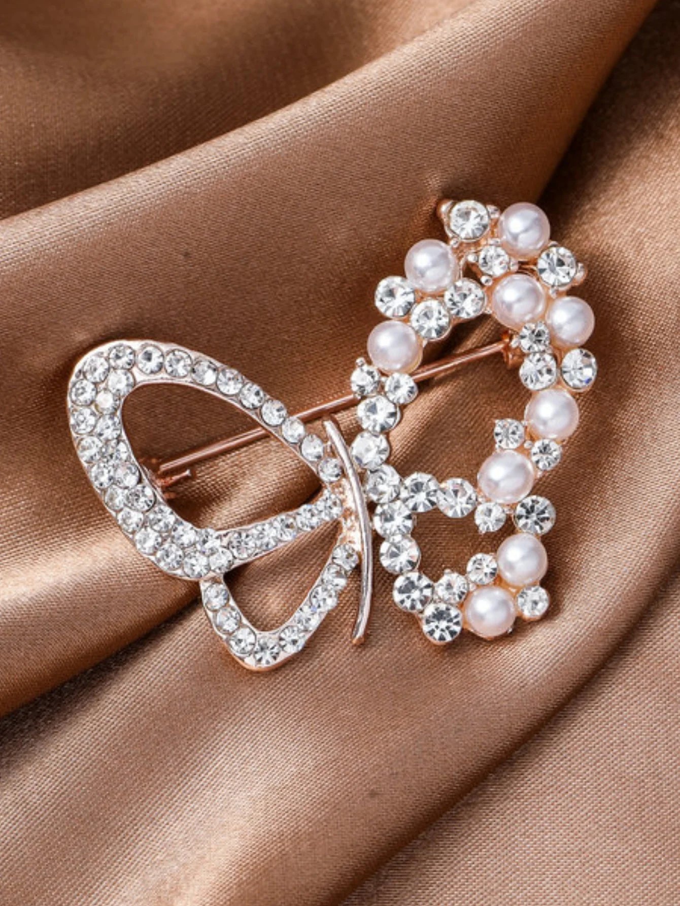 Broche Perle Géométrique Femme - Accessoire Élégant Soirée Cadeau