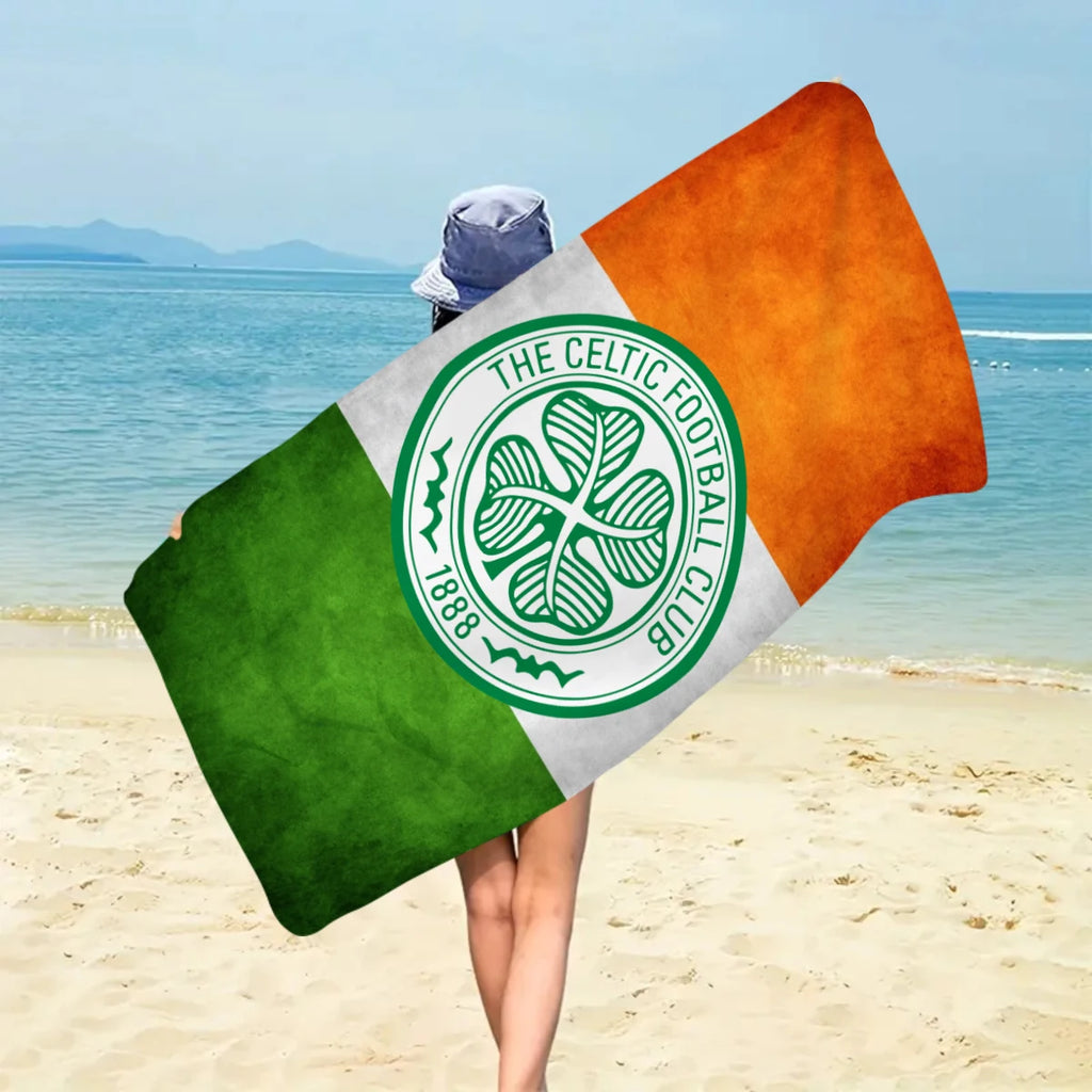 Serviette de Plage Football Club Logo - Microfibre Absorbante Séchage Rapide Sport