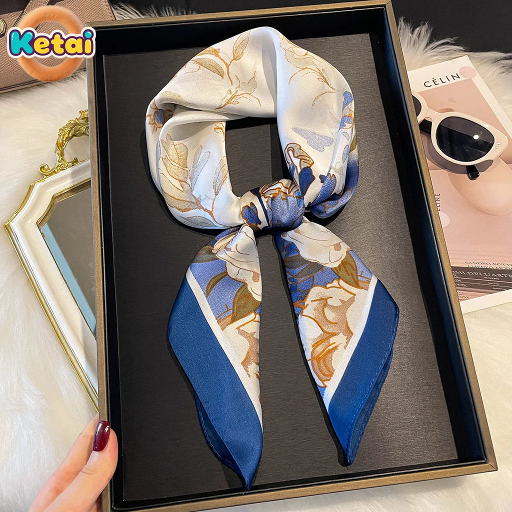 Foulard Carré Soie 90x90cm — Collection Signature FuturaTrend