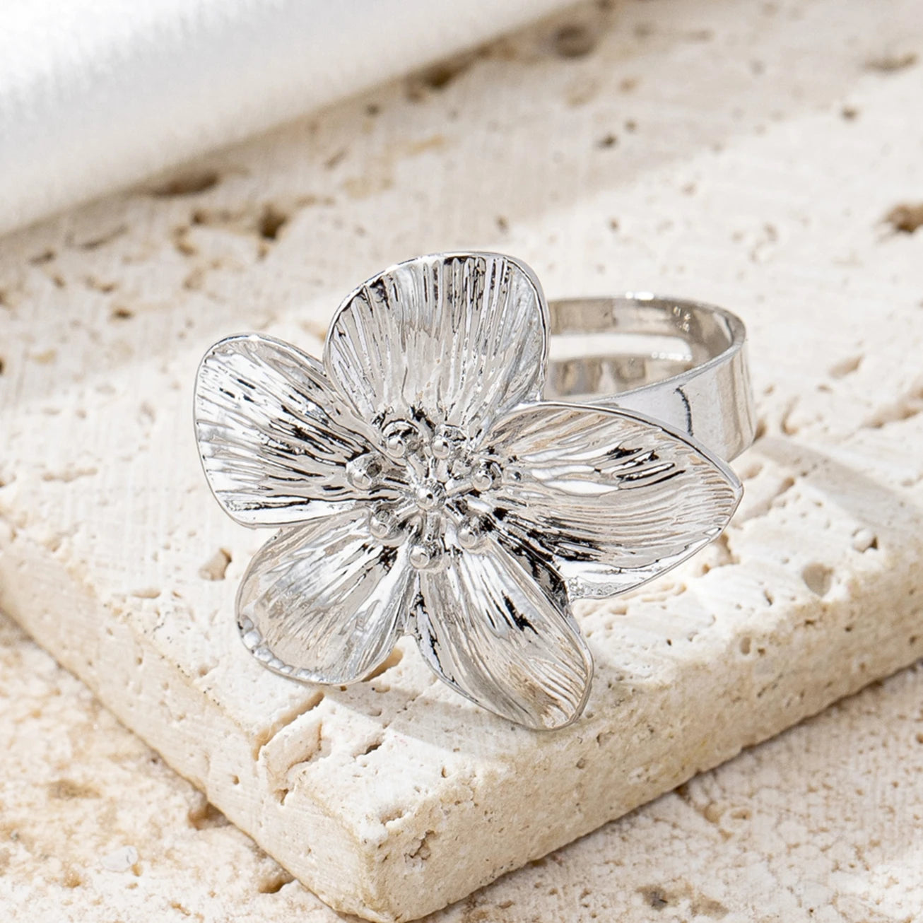 Bague Fleur Métal Ajustable - Design Ouvert Élégant Quotidien