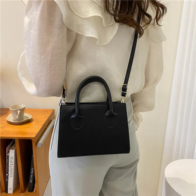 Bolso Negro Elegante — Doble Asa Bandolera Retro FuturaTrend