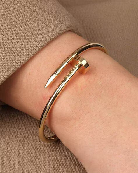 Bracelet Jonc Clou Minimaliste – Bangle Élégant Doré – Femme
