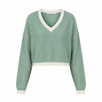 Pull vert pistache fond blanc