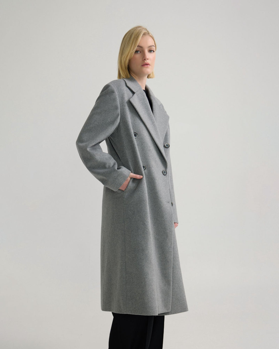 Women's Long Wool Coat – Classic Cut & Winter Comfort | FuturaTrend