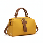 Sac jaune fond blanc