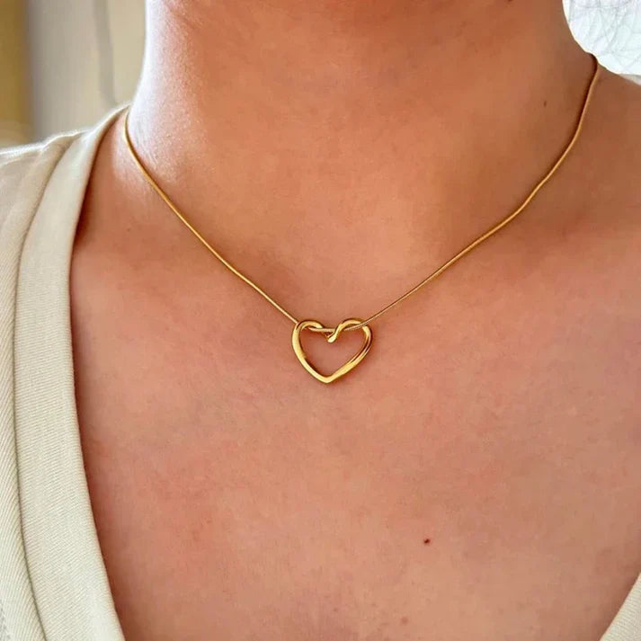 Heart Pendant Necklace – Elegant Love Jewelry – Women